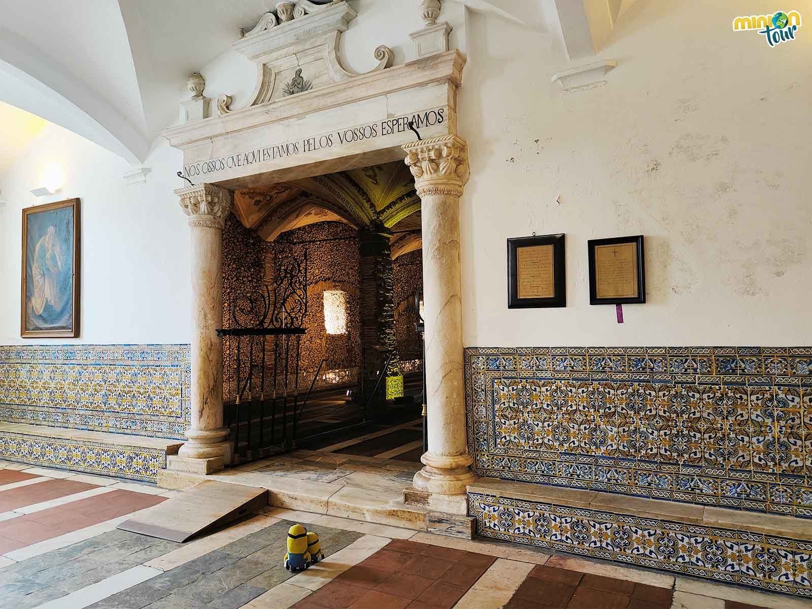 La Capilla de los Huesos de Évora, la más inquietante de Portugal