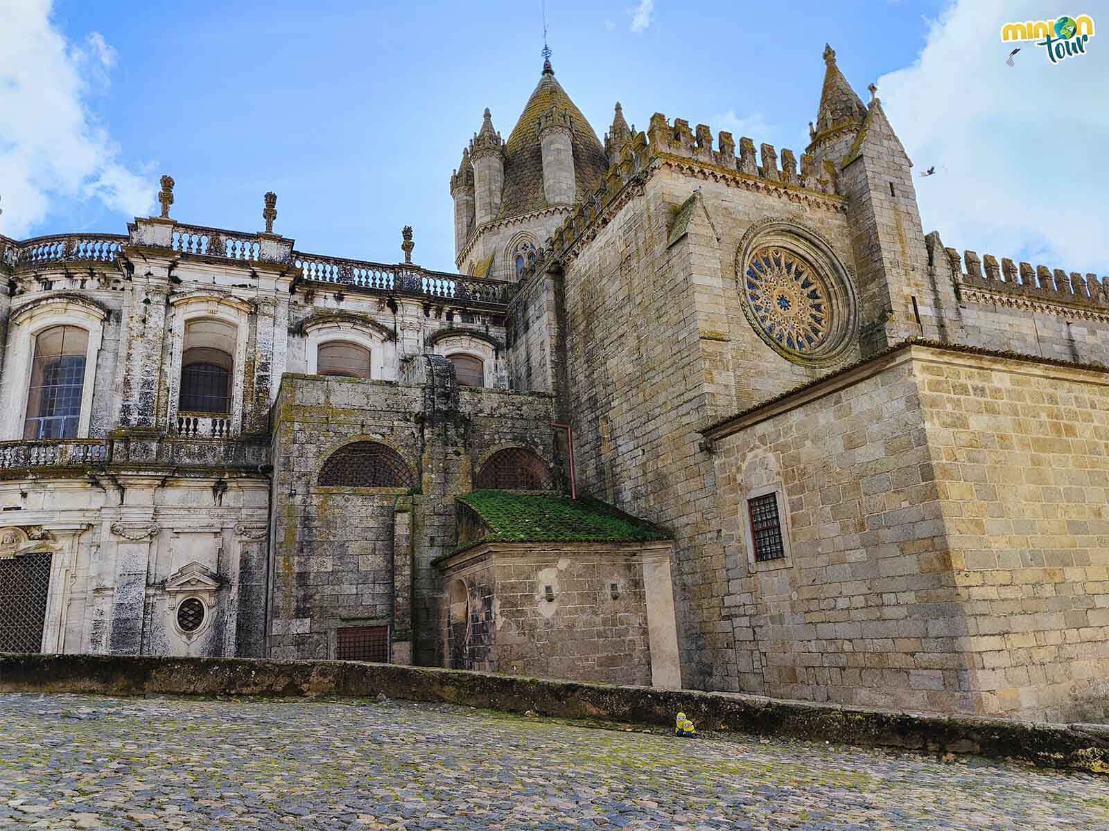 La Catedral de Évora es muy chula y se puede subir al tejado