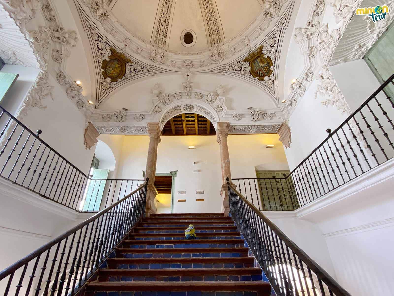 La escalera imperial del Palacio de los marqueses de Peñaflor es una pasada