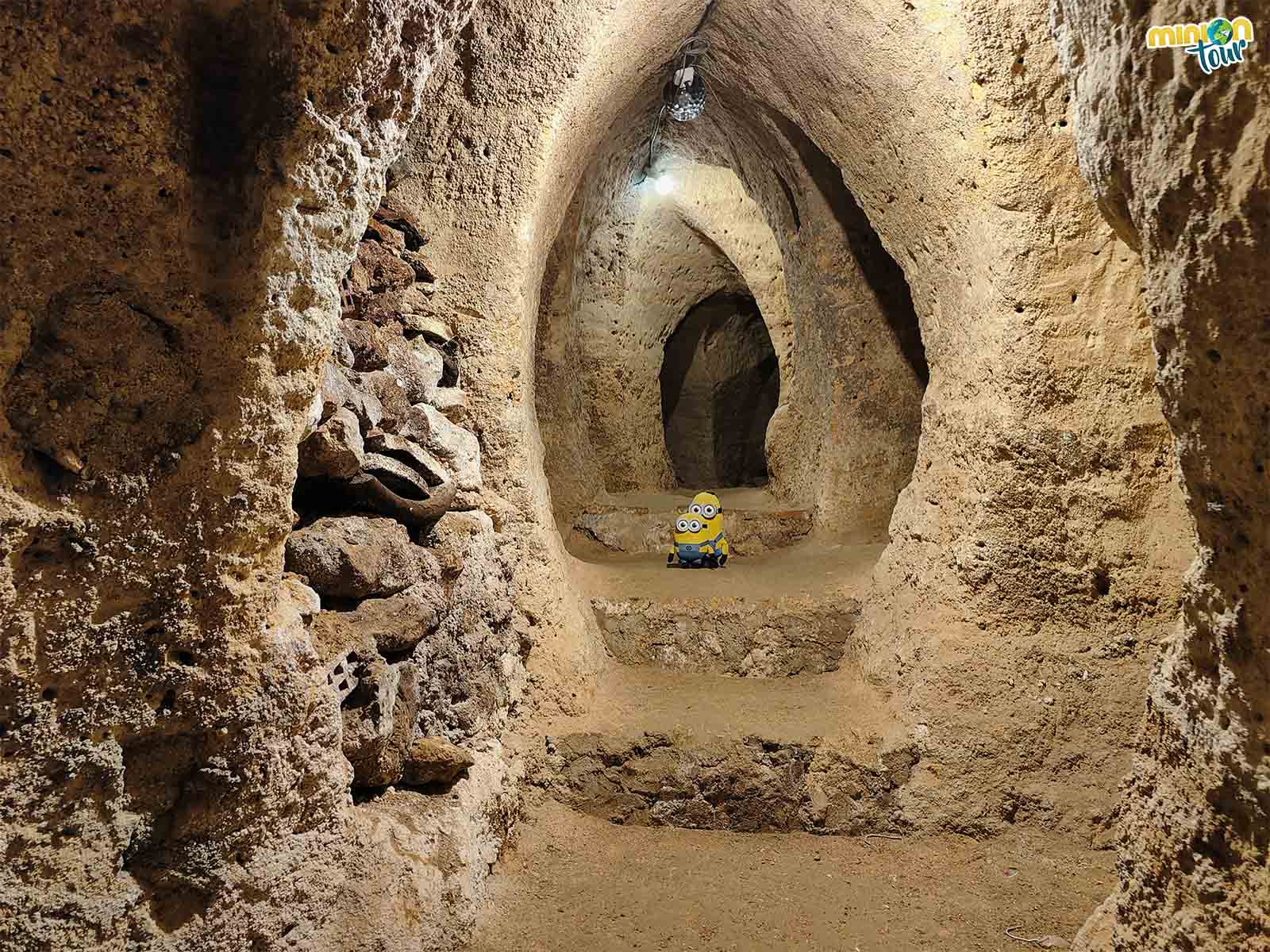 Los Minions viajeros de visita a las Cuevas Árabes de Brihuega