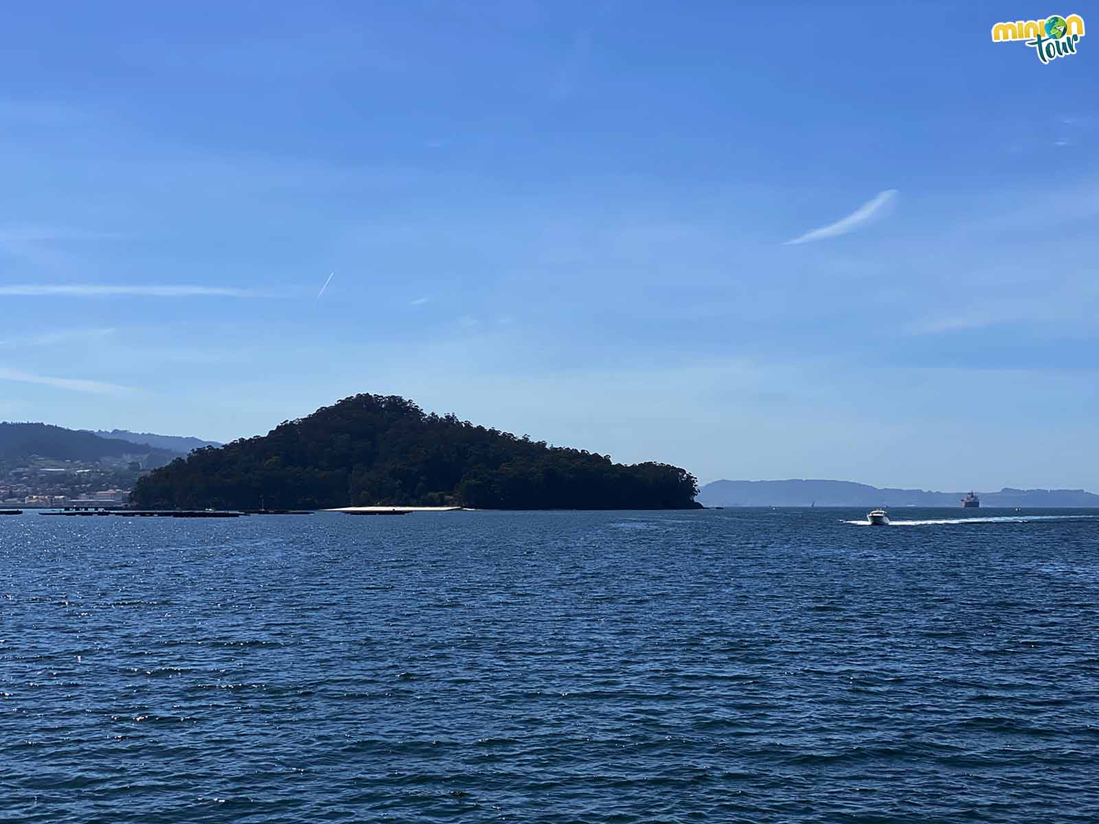 Vistas de la Isla de Tambo desde la ría de Pontevedra