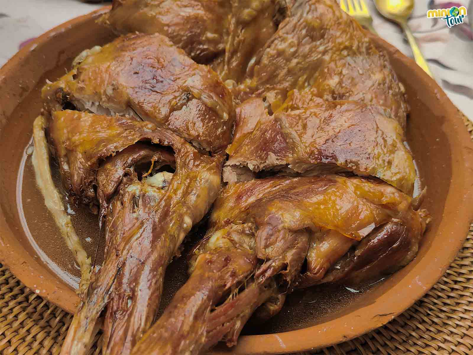 Lechazo asado, un imprescindible que comer en Medina del Campo