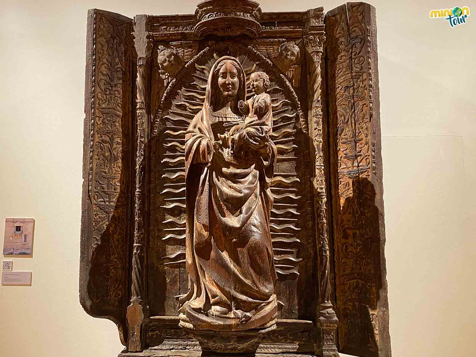 Esta Virgen estaba en el Balconcillo del Pópulo de Medina del Campo