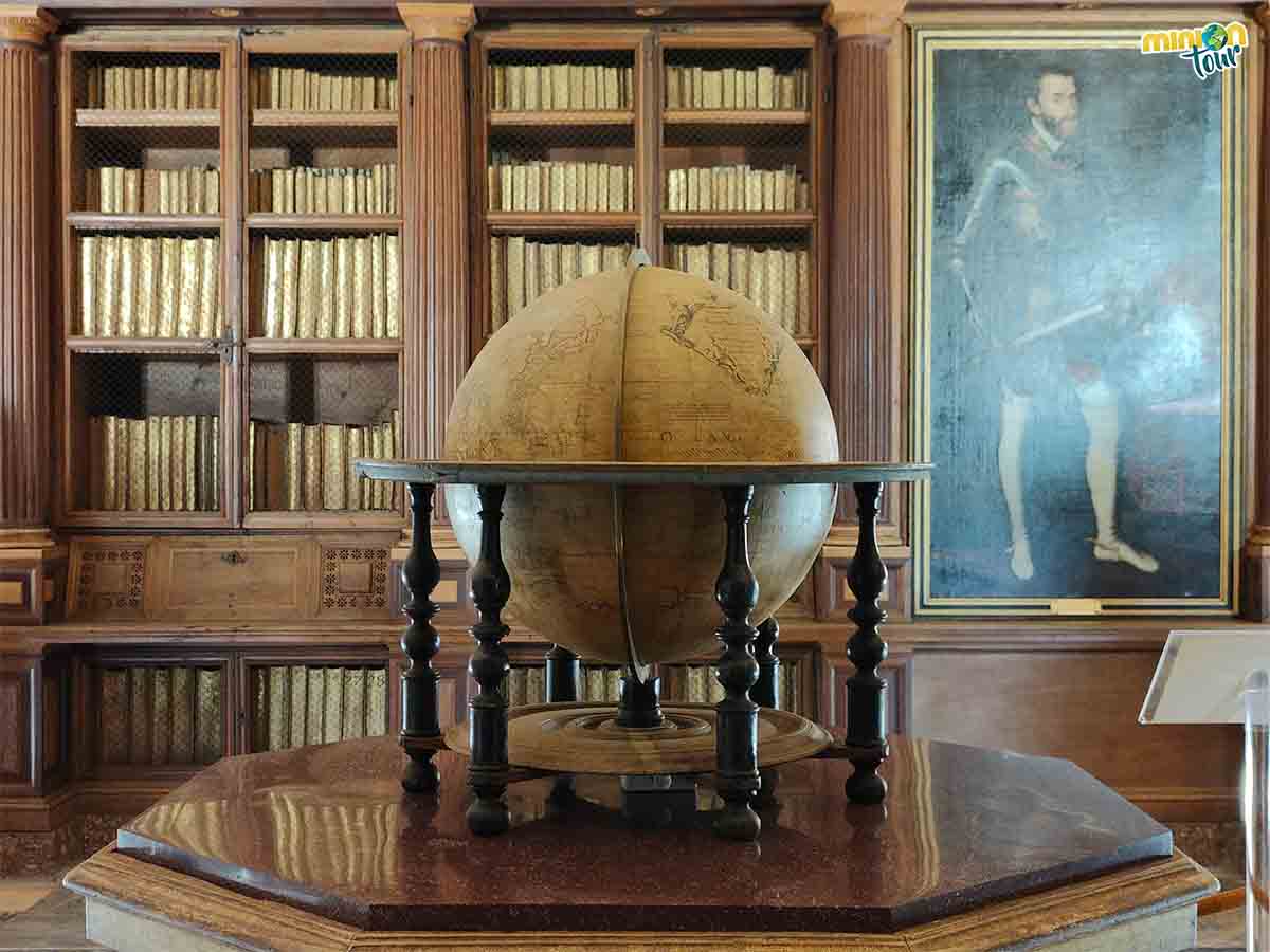 En la Biblioteca del Monasterio de El Escorial también hay globos terráqueos