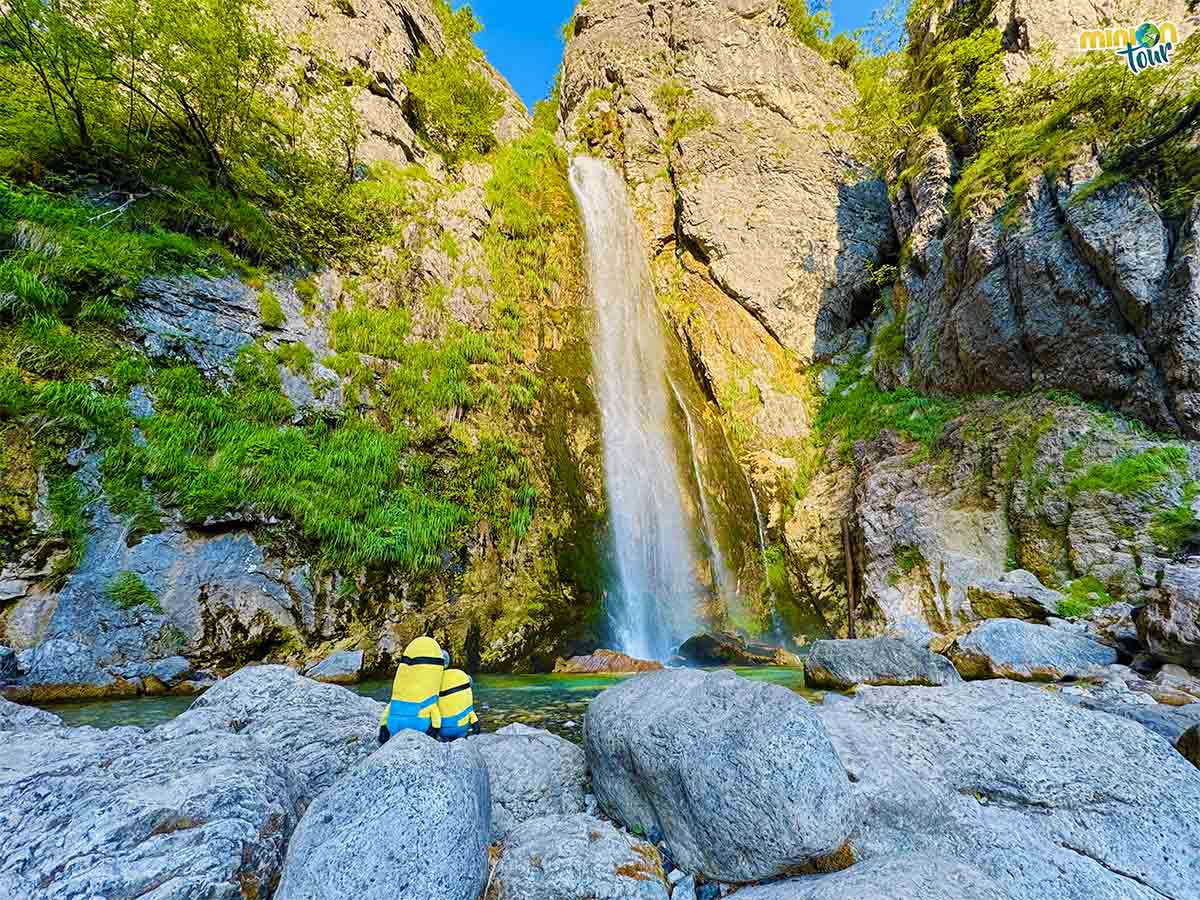 Vamos a darnos un baño en la Cascada de Grunas