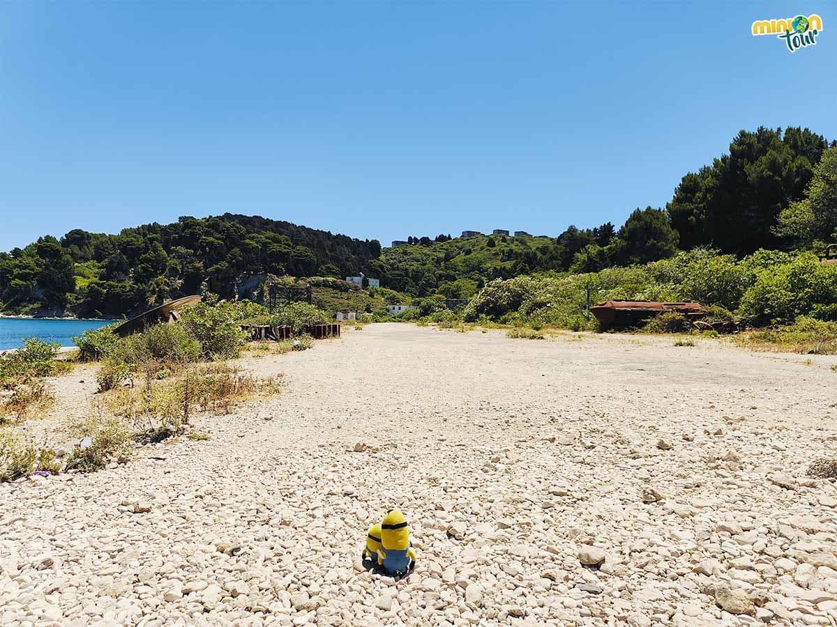 Vamos a visitar la isla de Sazan