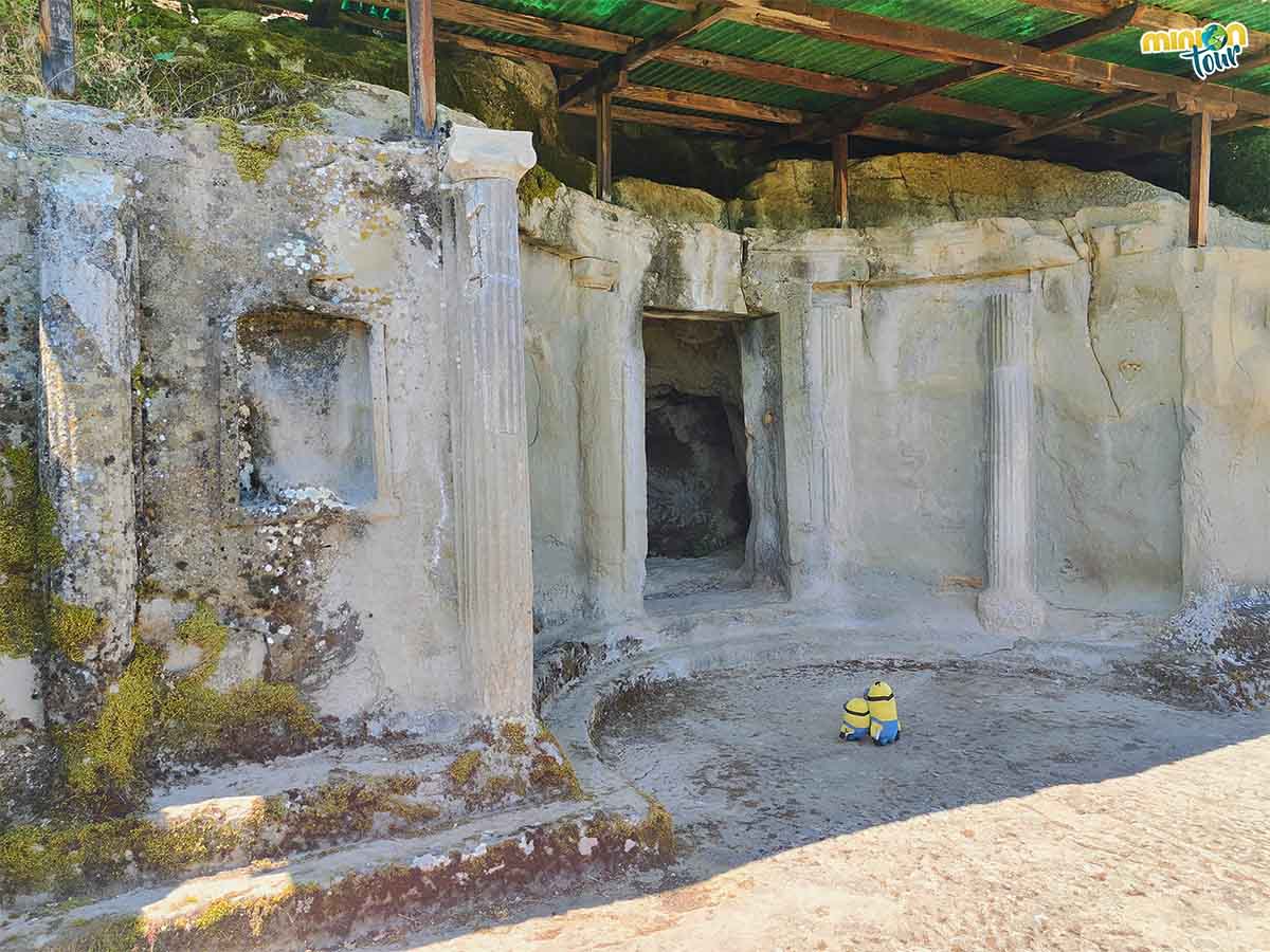 Te llevamos a las Tumbas de Selcë e Poshtme en Albania