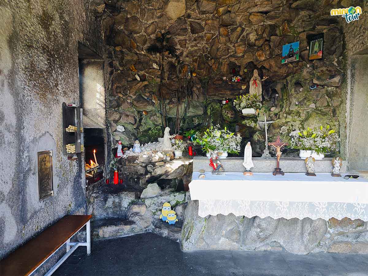 Hemos entrado en la Capilla de Lourdes de Vila Praia de Âncora