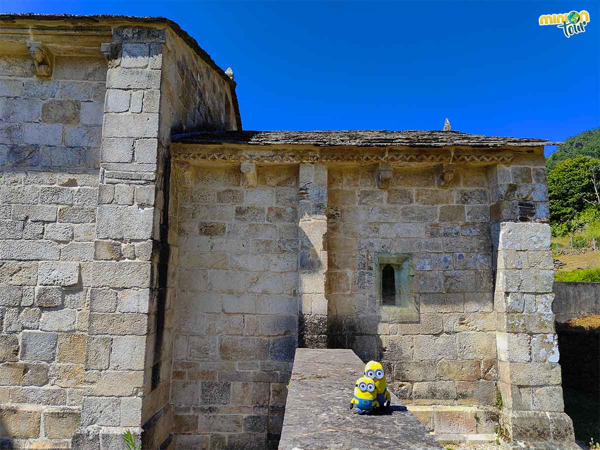 Fíjate en los canecillos de la Iglesia de Santo Estevo de Atán