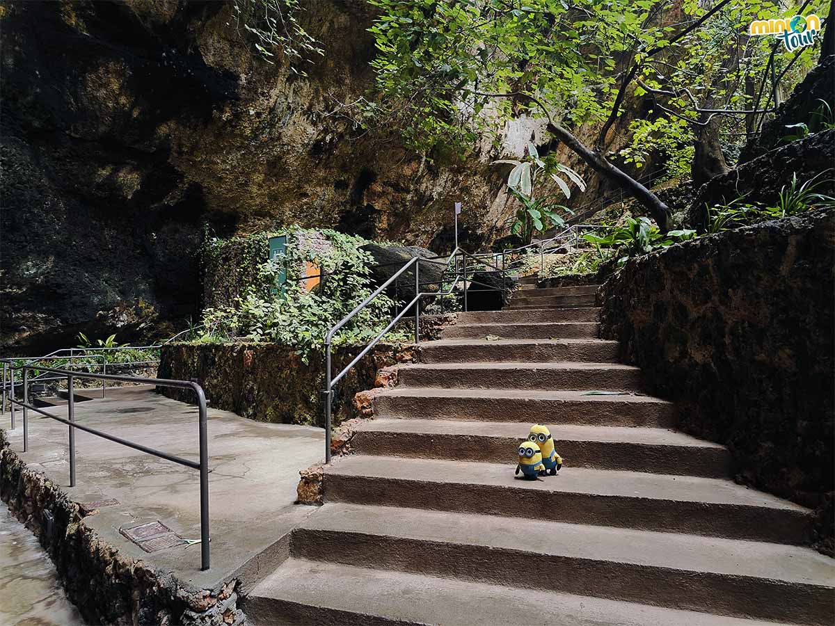 La visita empieza por la Cueva Redonda