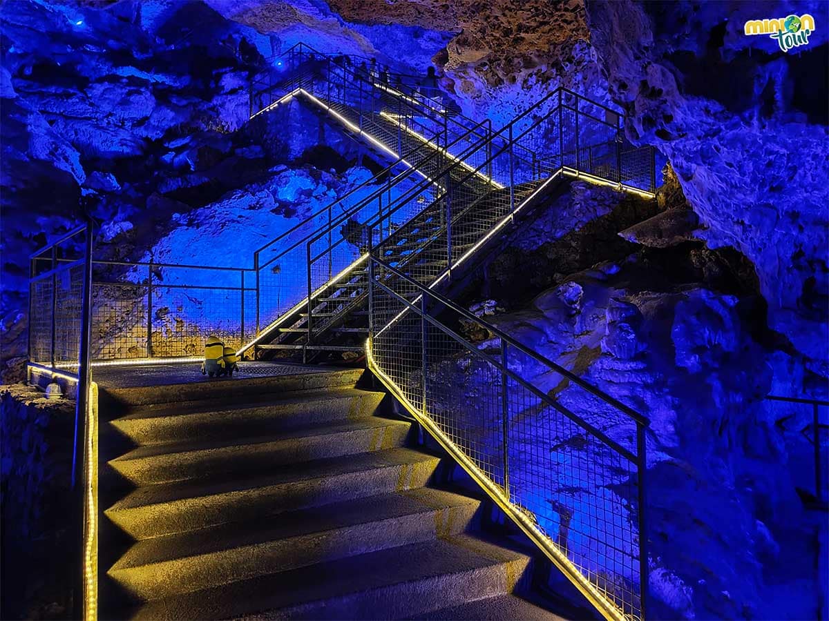 Estamos entrando en la Cueva Azul