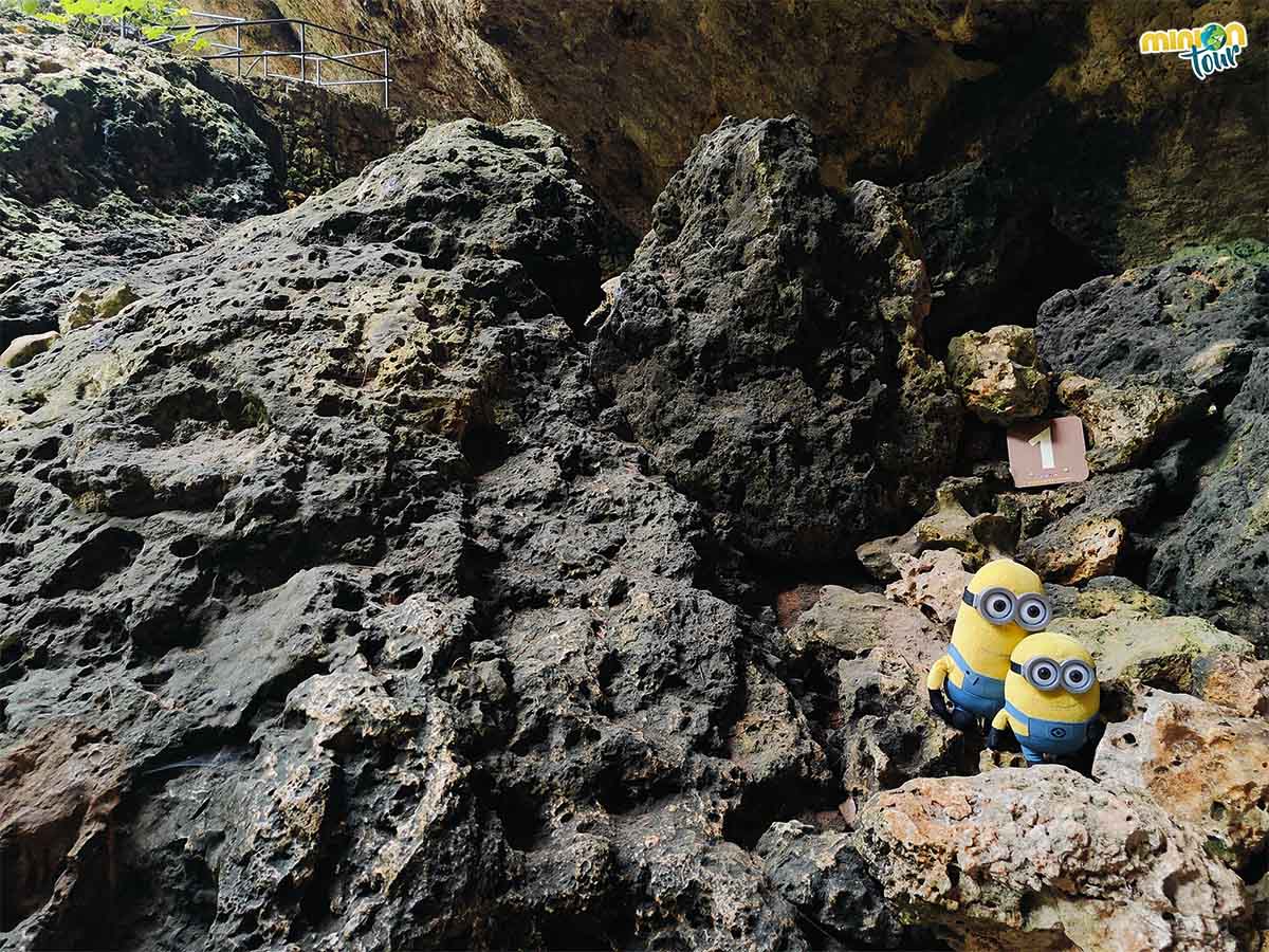 Esta pared se derrumbó y salió la cueva