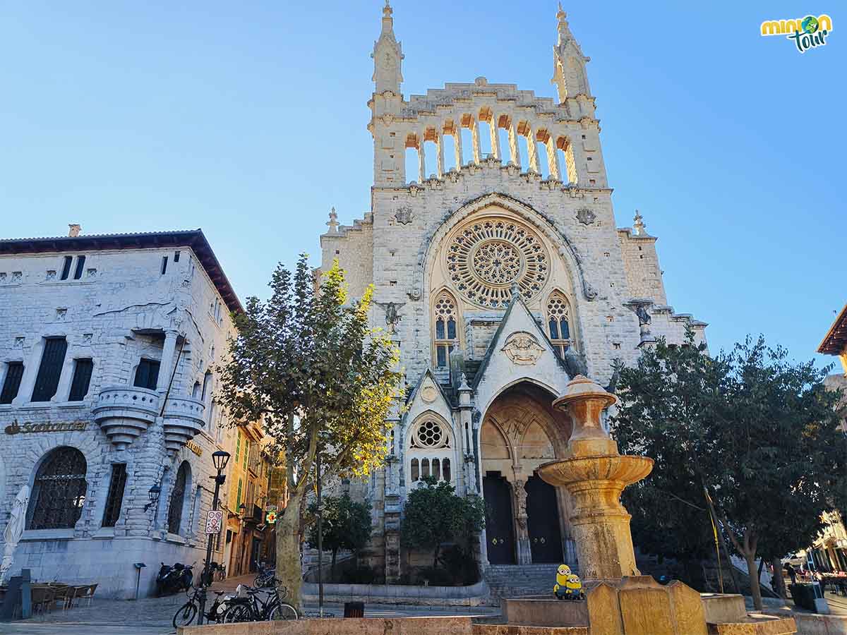 Estamos en la plaza central de Sóller