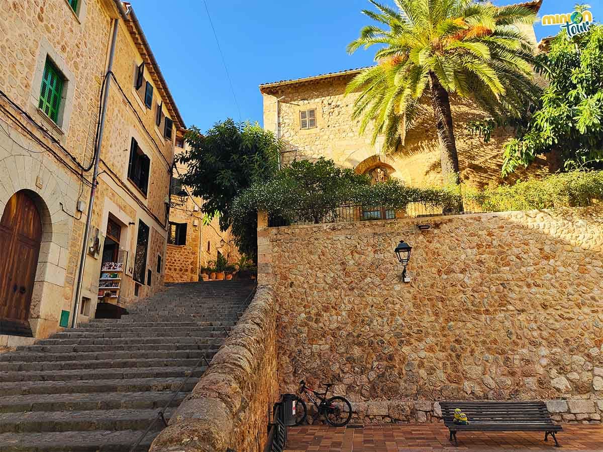 Esta plaza es un imprescindible que ver en Fornalutx