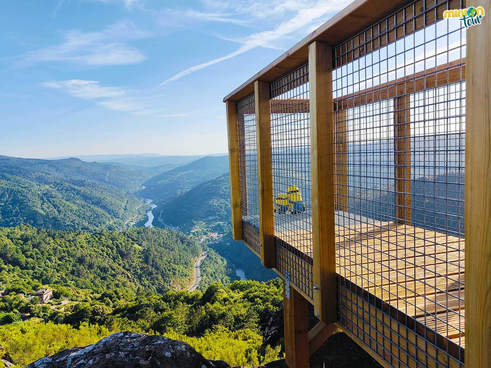 El Mirador de Bazal, la pasarela suspendida en la roca que te hará volar