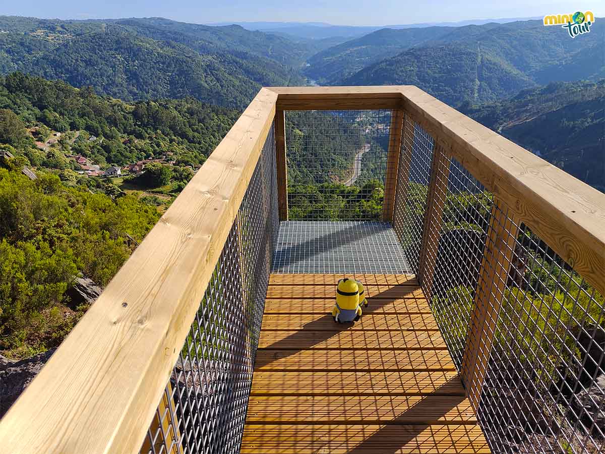 Vistas desde el Mirador de Bazal en Ribeira Sacra
