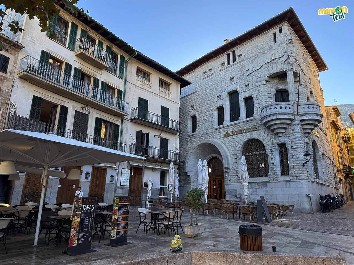 Este banco es otro imprescindible que ver en Sóller