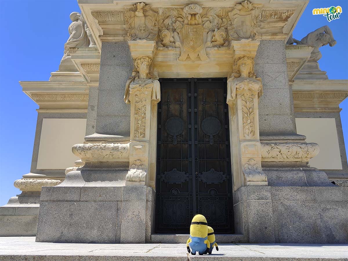 Por aquí se entra al mirador de Alfonso XII