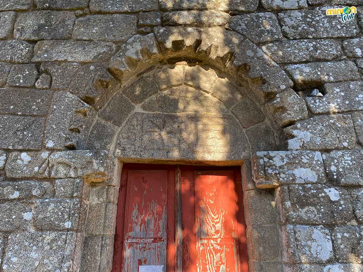 Descifra los símbolos del tímpano de San Fiz de Cangas