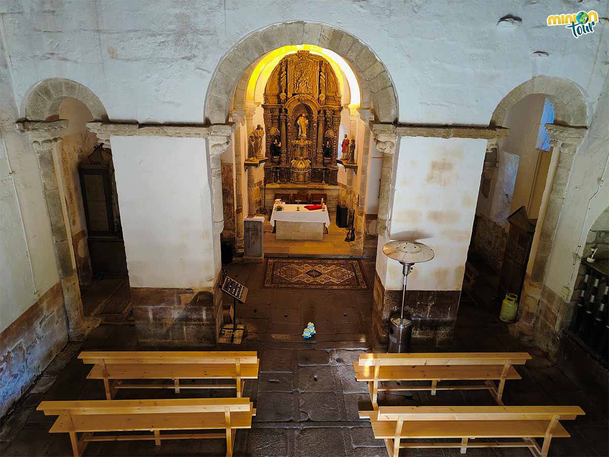 Hemos entrado en la Iglesia de San Fiz de Cangas