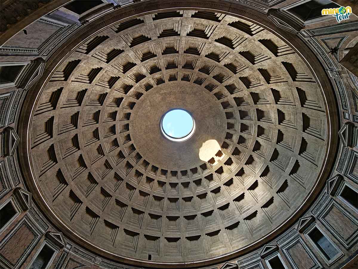 Aprende el significado de este óculo en la visita a la Basílica de Neptuno