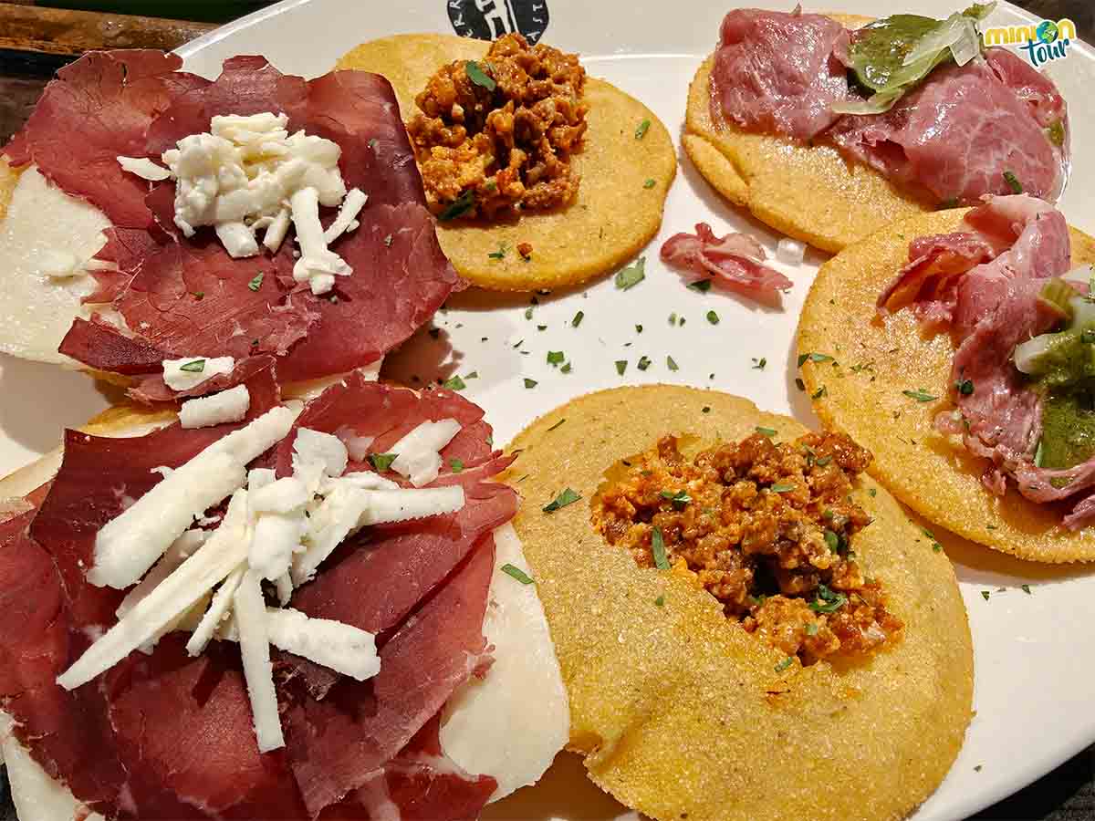 Los tortos de la sidrería Tierra Astur nos flipan