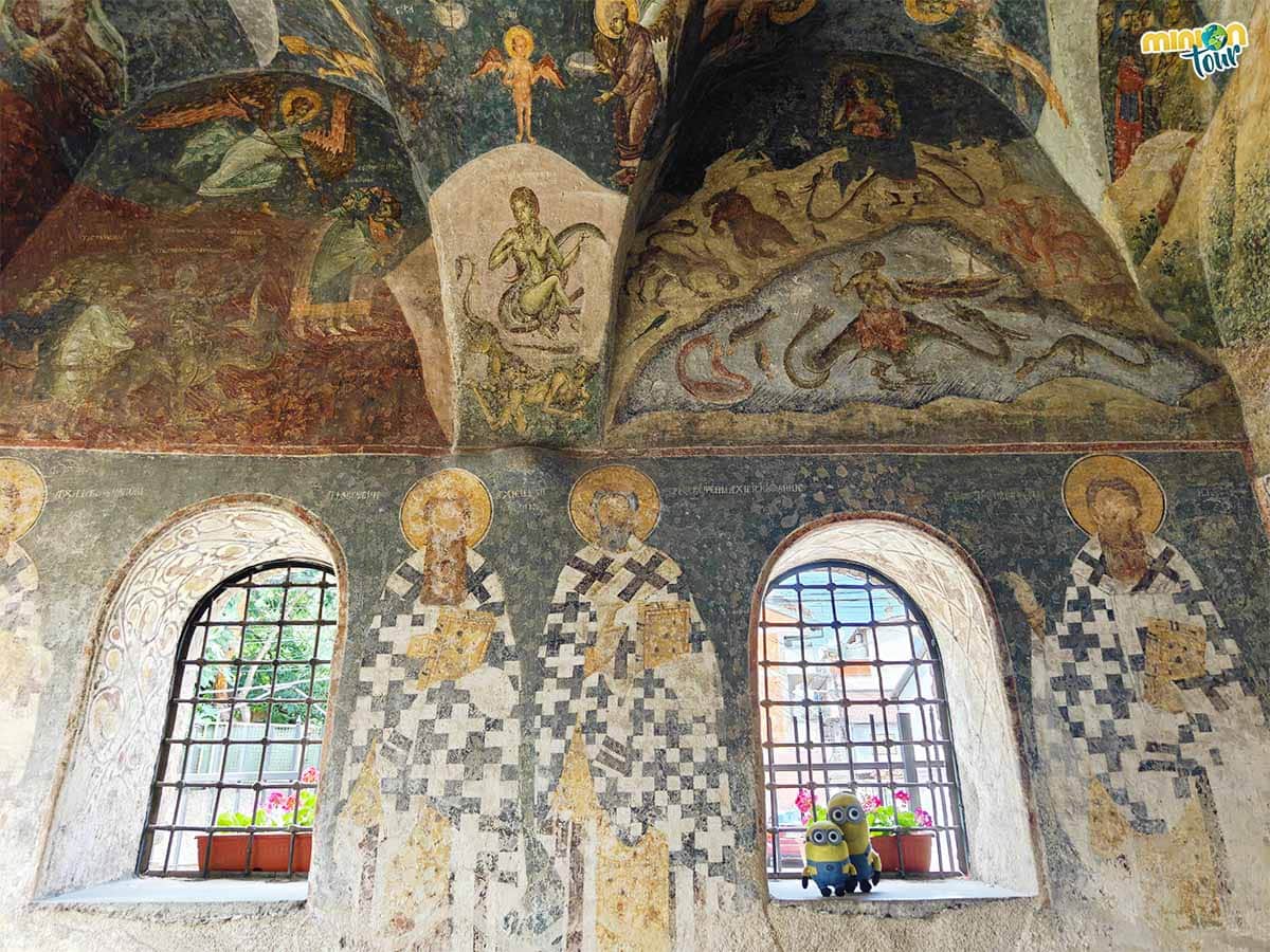 Esta iglesia es uno de los lugares que tienes que ver en Kosovo