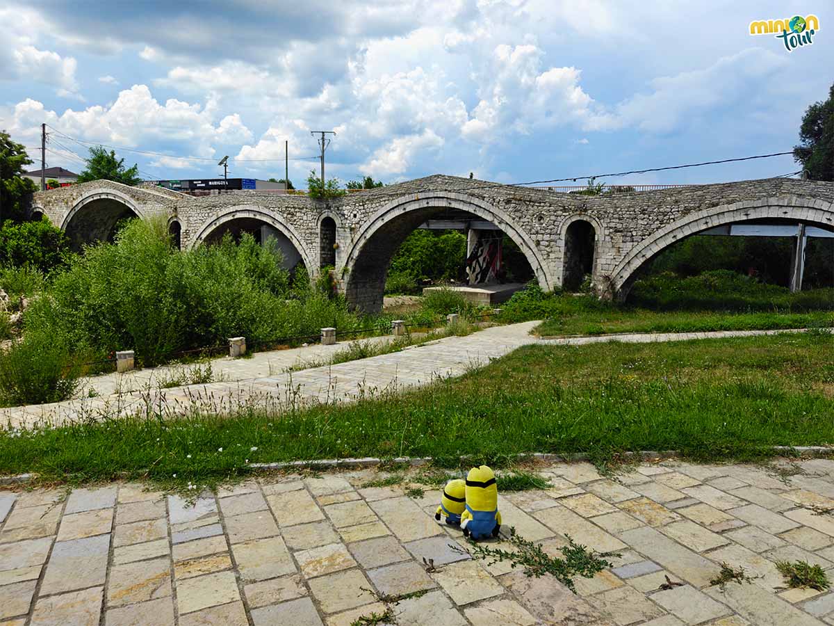 Nos hemos encontrado un pedazo puente de piedra