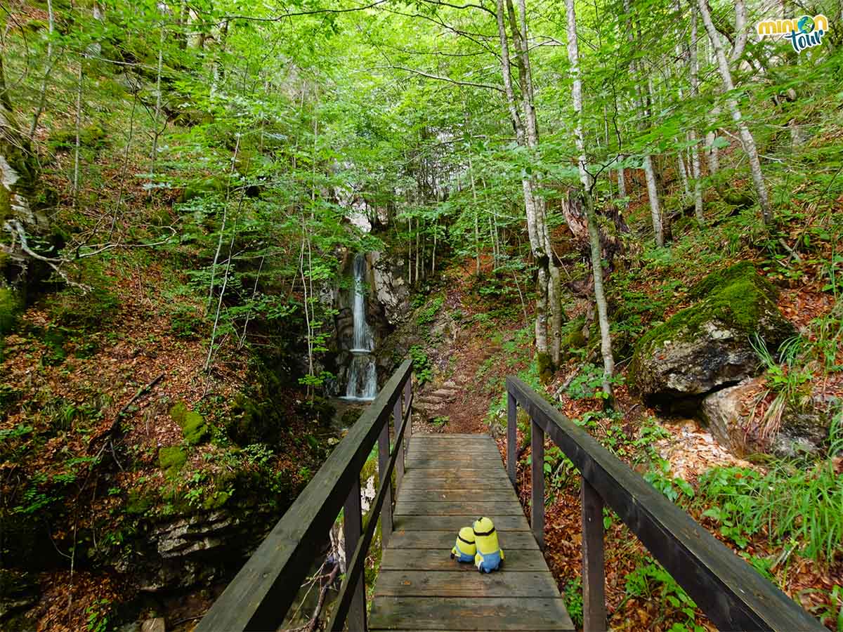 La cascada de Shtegu i Ujëvarës es otro imprescindible que ver en Kosovo