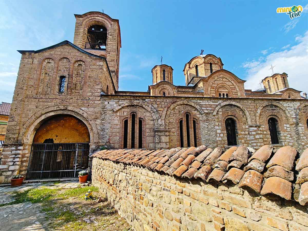 Esta es una de las iglesias que tienes que ver en Prizren
