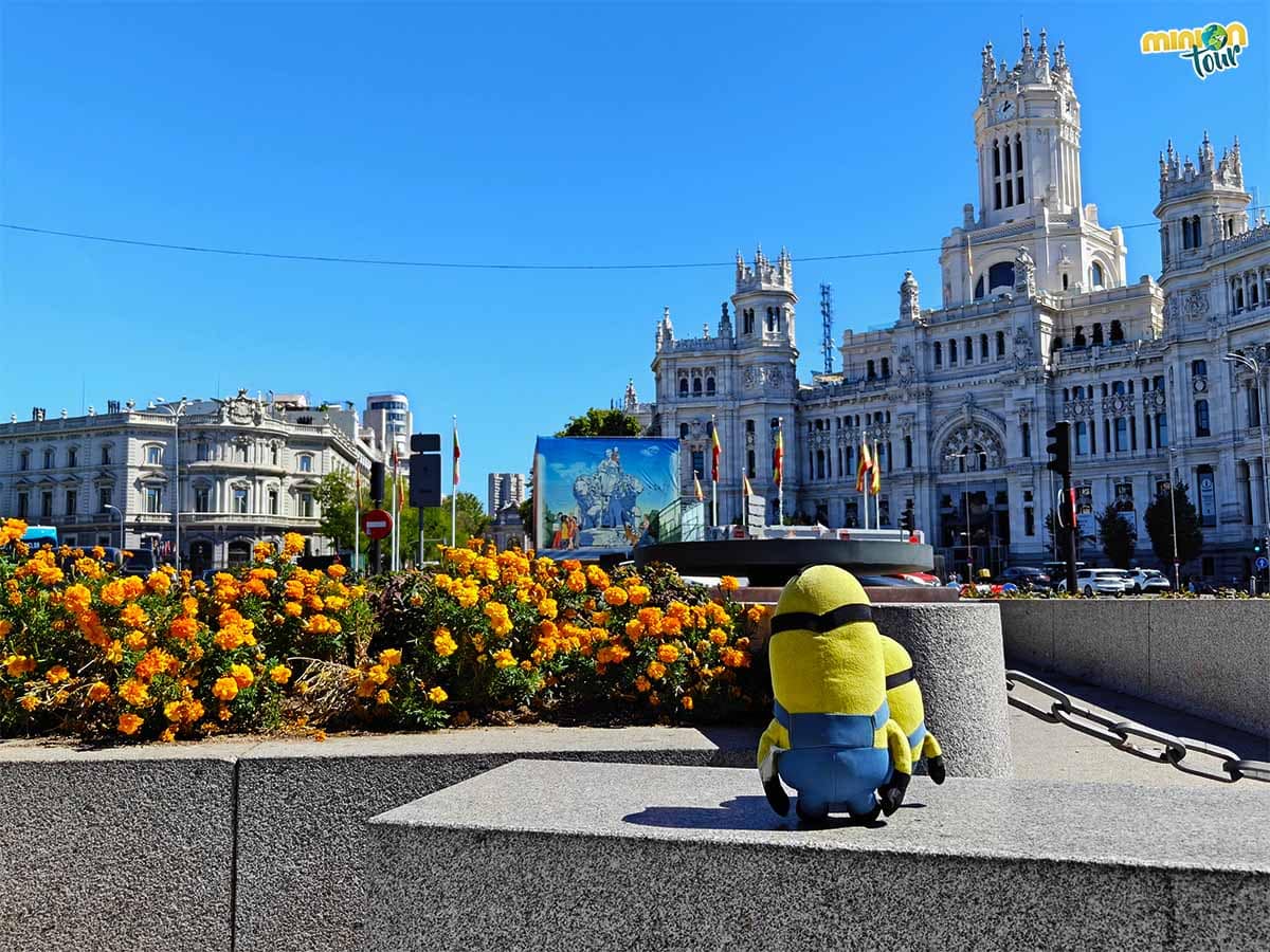 La Fuente de la Cibeles está tapada por un andamio